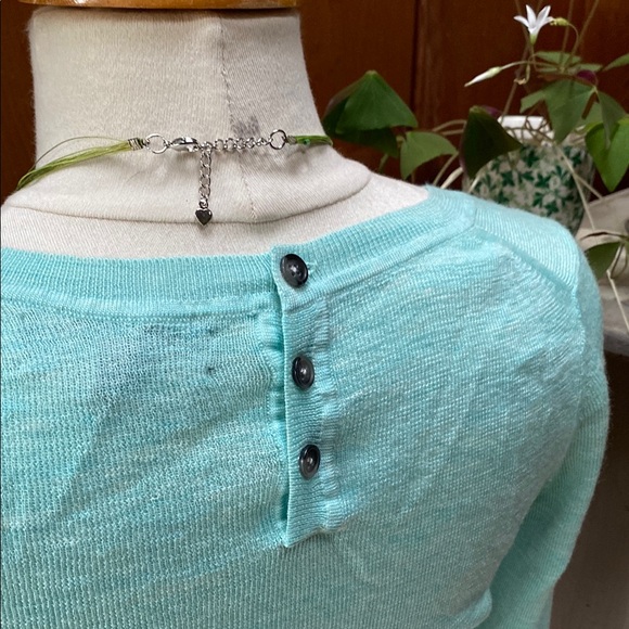 Banana Republic Merino Wool V Neck Sweater - Picture 4 of 5